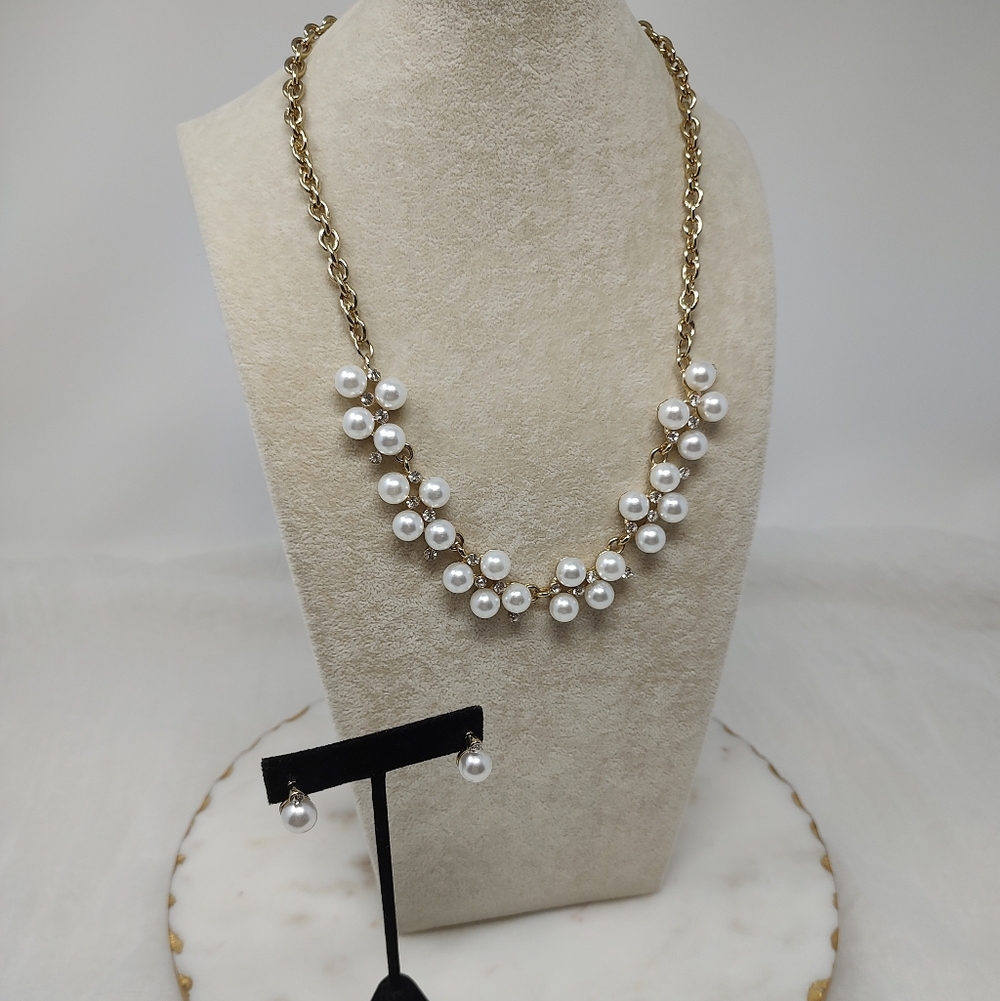 Jaclyn Smith Gold and White Pearl Necklace Set